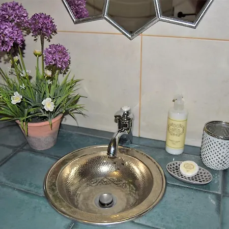 7 Styles By Raspberry Cascade Apartment *