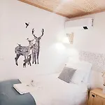 7 Styles By Raspberry Cascade Apartmán