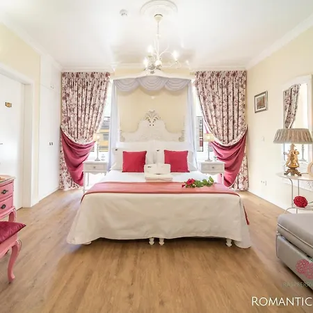 7 Styles By Raspberry Cascade Apartament