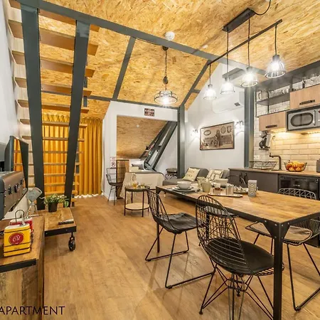 Apartament 7 Styles By Raspberry Cascade