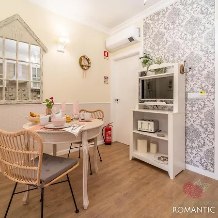 아파트 7 Styles By Raspberry Cascade 파로