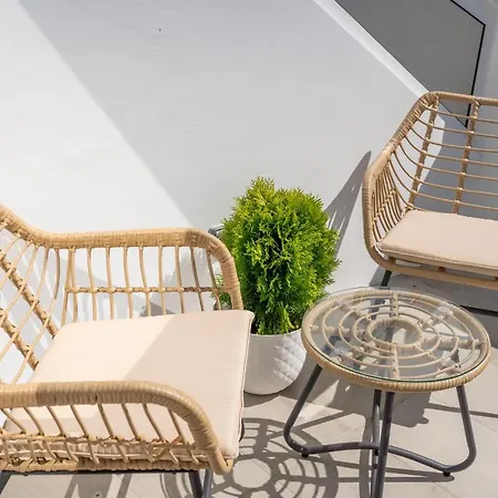 Apartament 7 Styles By Raspberry Cascade *