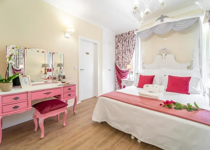 Apartment 7 Styles By Raspberry Cascade Faro